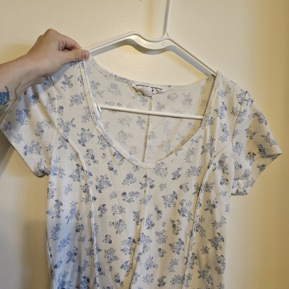 Hippie Rose Blue Floral Short Sleeve Top